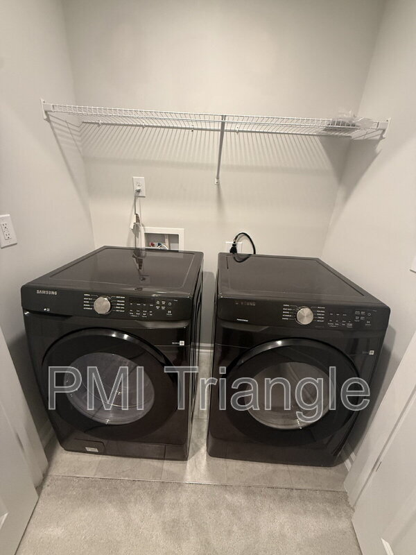 Building Photo - 716 Cormiche Ln