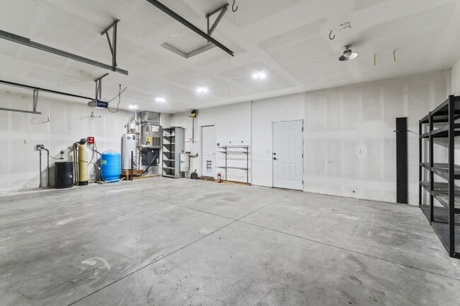 Building Photo - 15081 Widgeon Ave