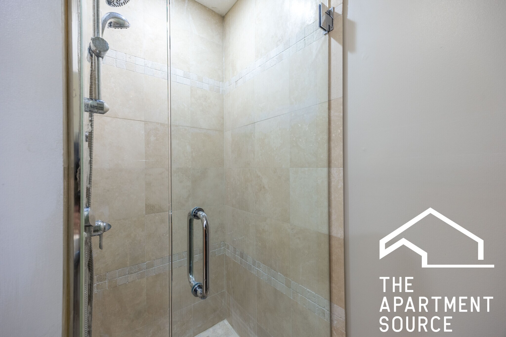 Building Photo - 2338 W Morse Ave