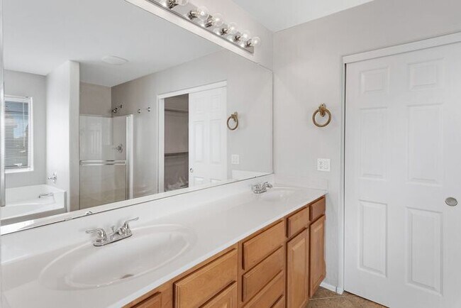 Building Photo - Large two story home in San Tan Heights!