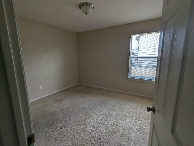 Building Photo - 7 Beth Rd