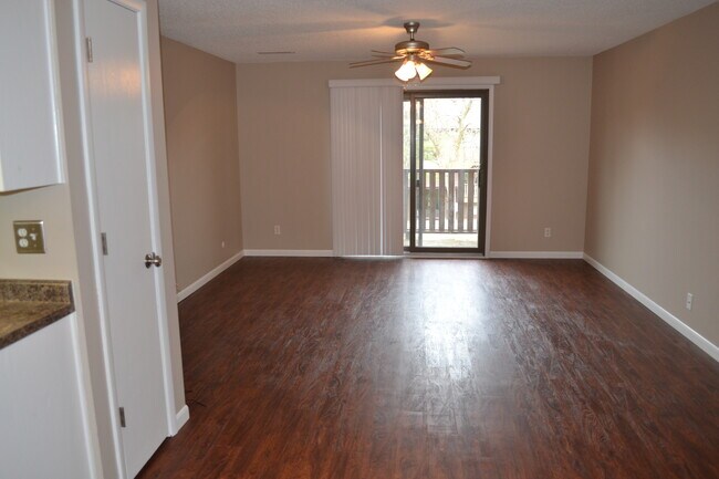 Building Photo - 434 Woodside Trail