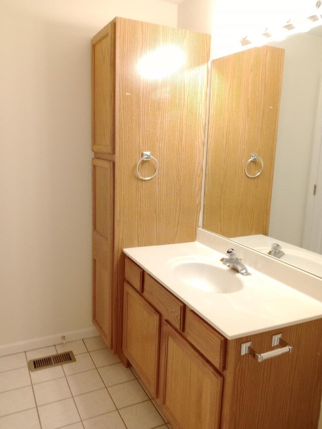 Building Photo - 702 Upland Creek Rd