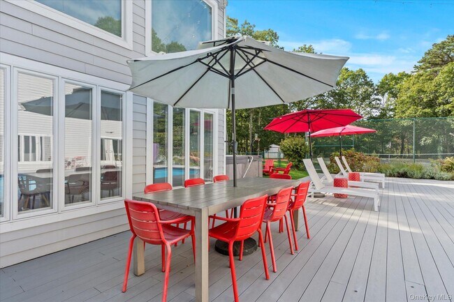 Building Photo - 5 Lakewood Ln