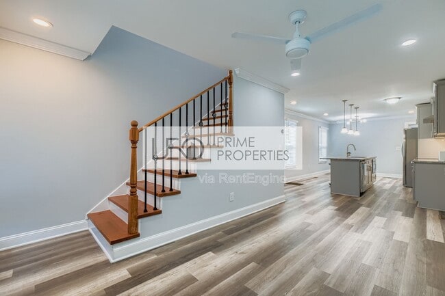 Building Photo - 677 Ira St SW