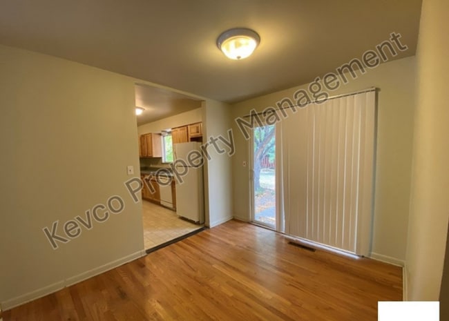 Building Photo - Incredibly Spacious House!