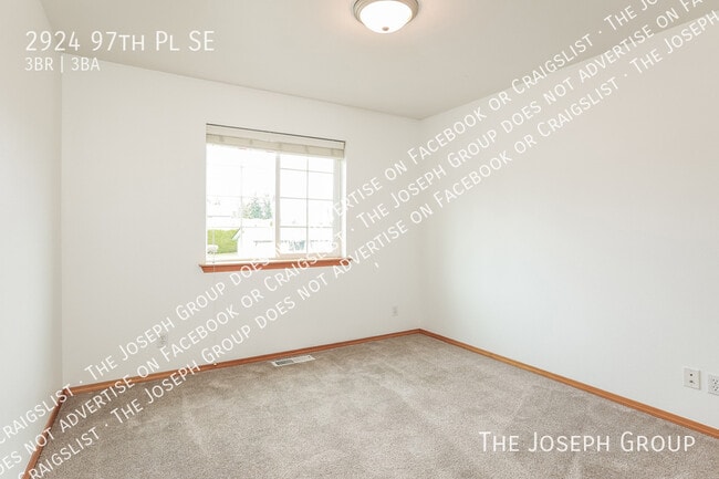 Building Photo - 2924 97th Pl SE