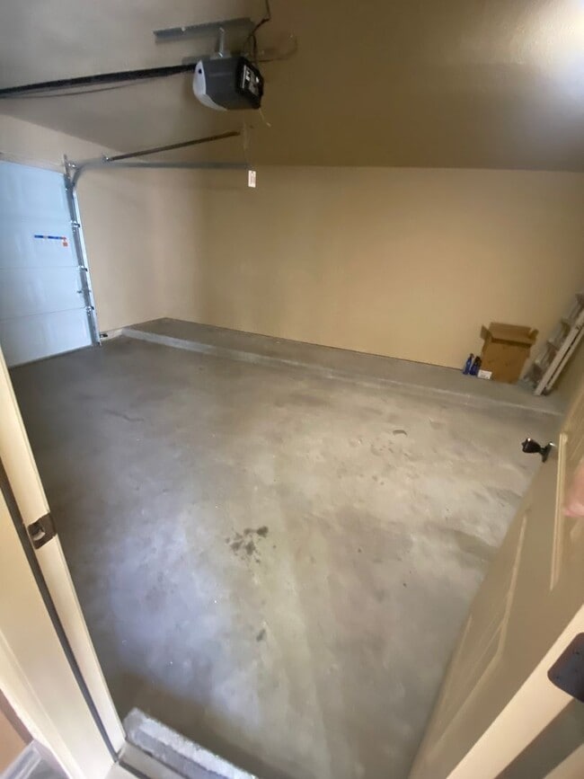 Building Photo - Adorable Home Centrally located in Loma He...