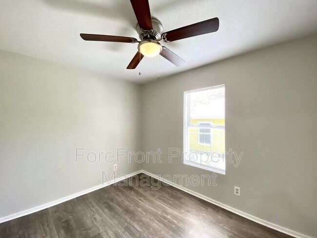 Building Photo - 1445 Delgado St