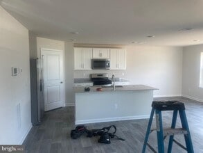 Building Photo - 106 Gossard Wy