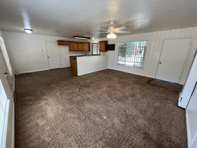 Building Photo - Charming Home for rent coming soon!