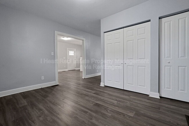 Building Photo - 914 Ellsworth Ave