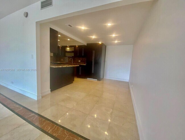 Building Photo - 1800 NE 114th St