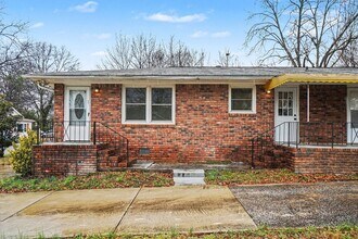 Building Photo - Nice 2BR/1BA Duplex in East Point!