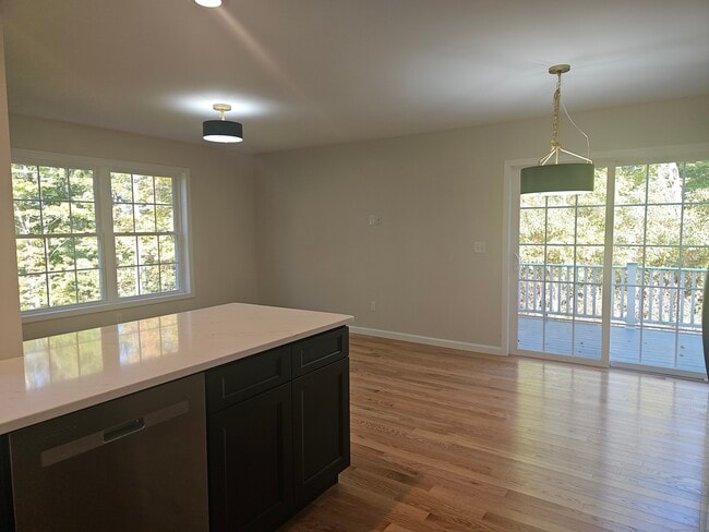 Building Photo - 141 Country Squire Dr