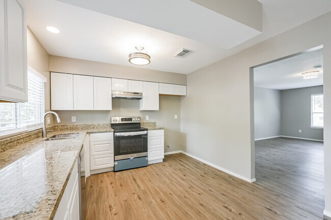 Building Photo - 2051 Oak Shores Dr