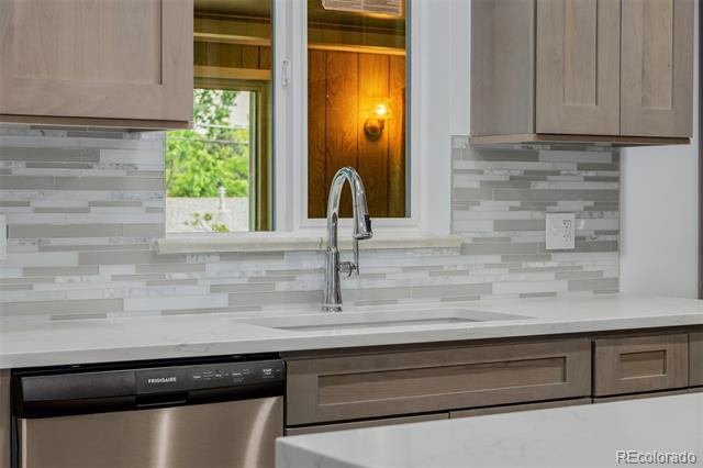 Building Photo - 6994 Teller Ct