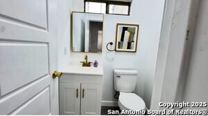 Building Photo - 829 Kayton Ave