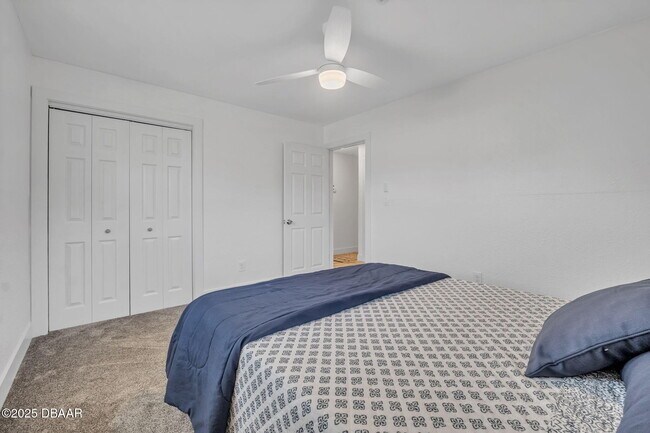 Building Photo - 450 Lambert Ave