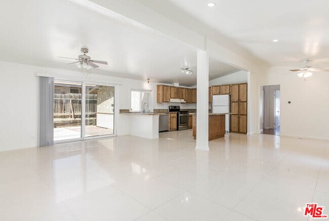 Building Photo - 27584 Onyx Ln
