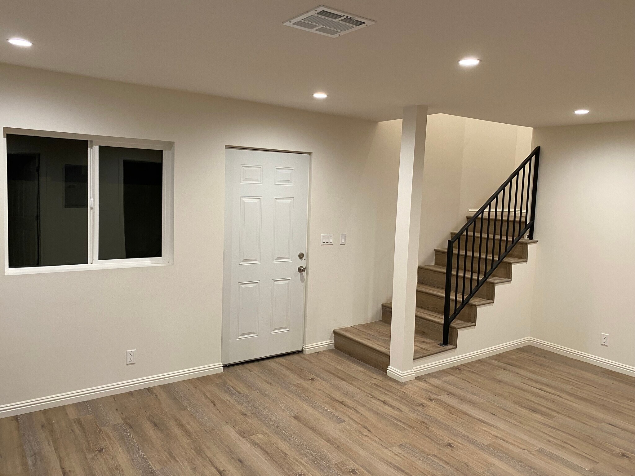 Building Photo - 6724 Nestle Ave