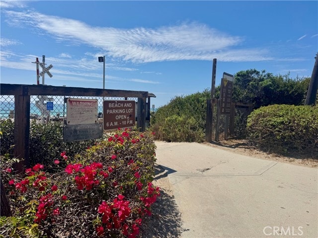 Building Photo - 210 Avenida Calafia