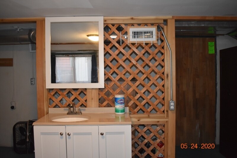 Building Photo - 533 Elizabeth St