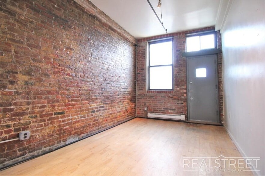 Building Photo - 2 BED LOFT in Williamsburg with Views!