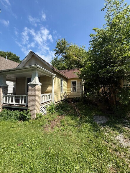 Building Photo - 1344 E Condit St