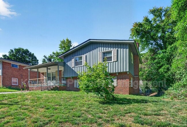 Building Photo - 1821 W Meadowview Rd