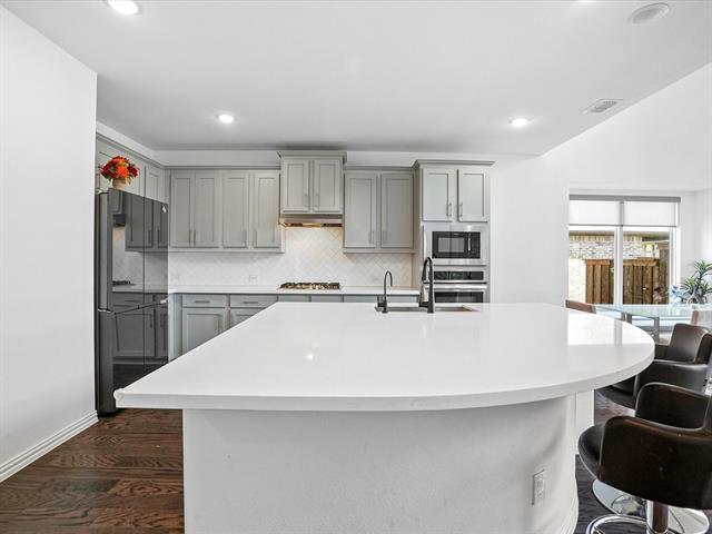 Building Photo - 5604 Crestview Dr