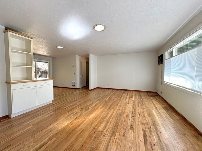 Building Photo - 3060 Onyx St
