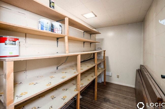 Building Photo - 811 E 50 S