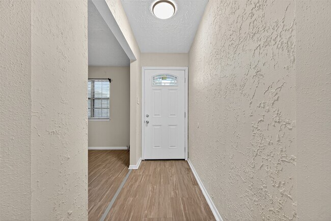 Building Photo - 6822 Dusty Dawn Dr