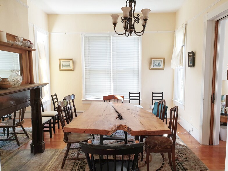 Building Photo - 1716 Rose St