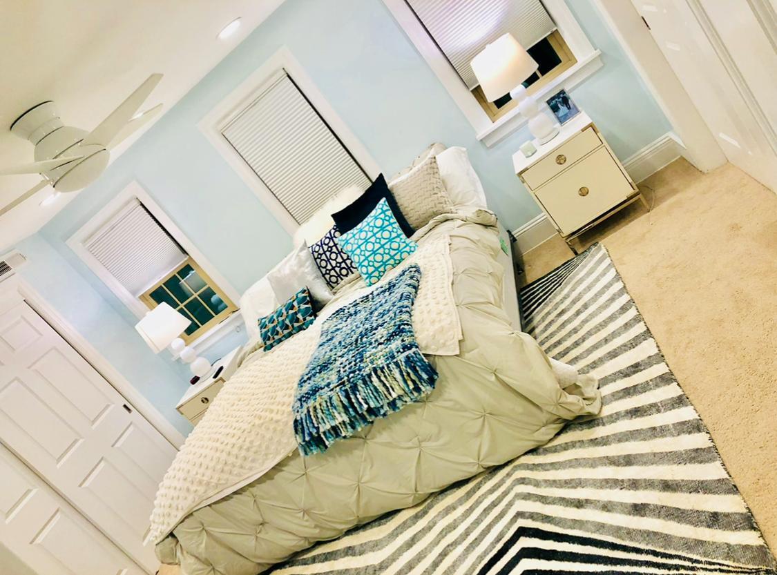 Building Photo - 6016 Howe St