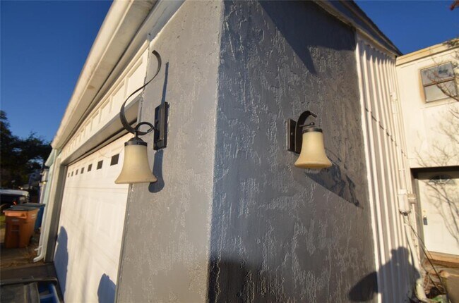 Building Photo - 7801 Parliament Pl