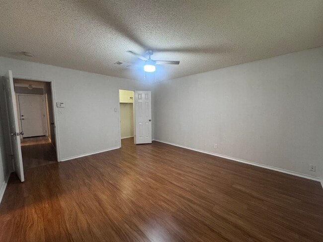 Building Photo - 10431 Westfield Pl