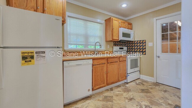 Building Photo - Cozy little 1 BR / 1 BA with big yard in Rossville, GA!! This one won't last long, come look at t...