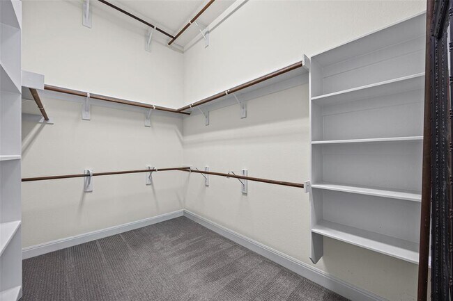 Building Photo - 253 Joseph Dr