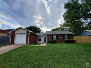 Building Photo - 1731 Cliffcrest Dr