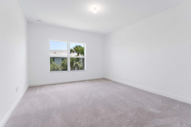 Building Photo - 552 Sanderling Cir
