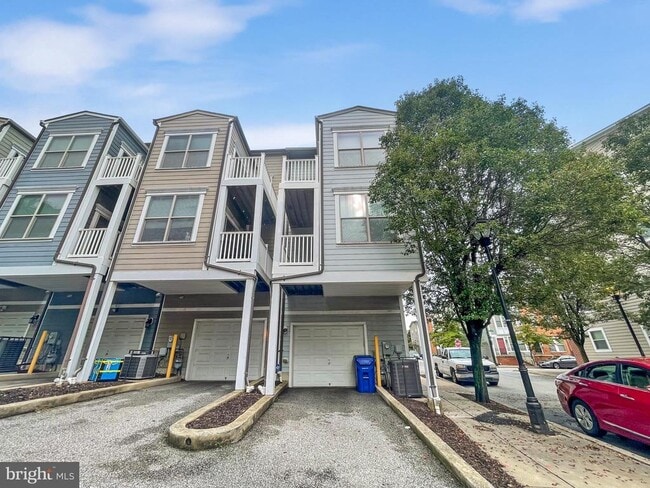 Building Photo - 12 S Exeter St