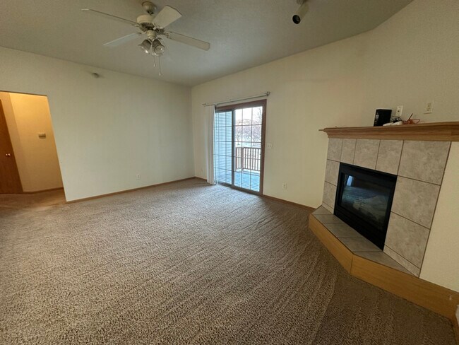 Building Photo - 2888 Coral Ct