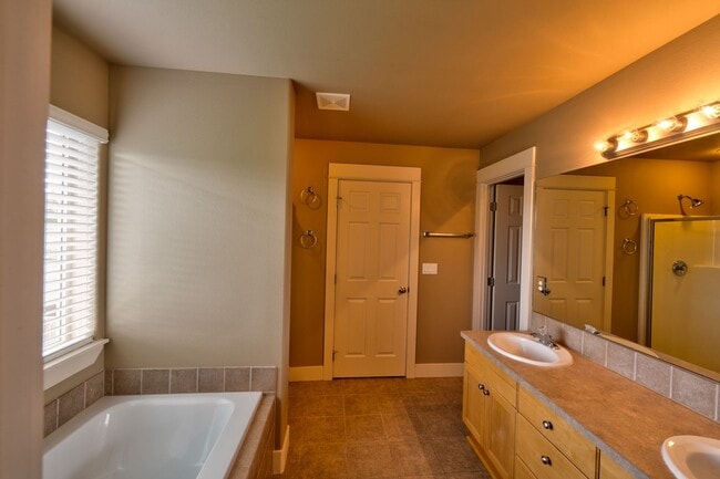 Building Photo - 61167 Cone Flower St