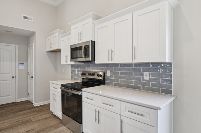 Building Photo - 383 Kingland Ln