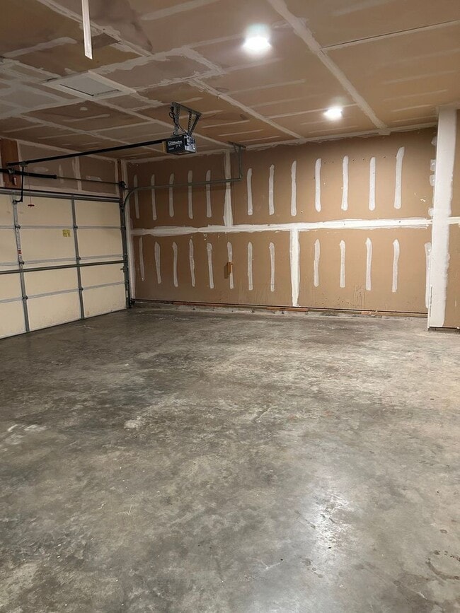 Building Photo - 3868-3872 Ledyard St.