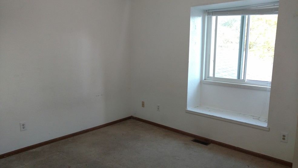 Guest Bedroom - 6734 Yarrow St