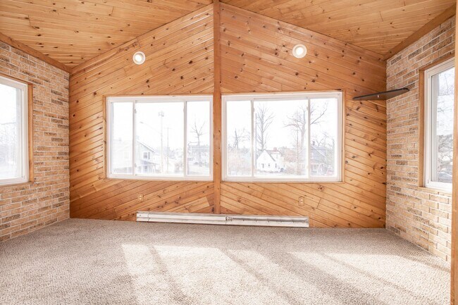 Building Photo - 14718 Bayes Ave