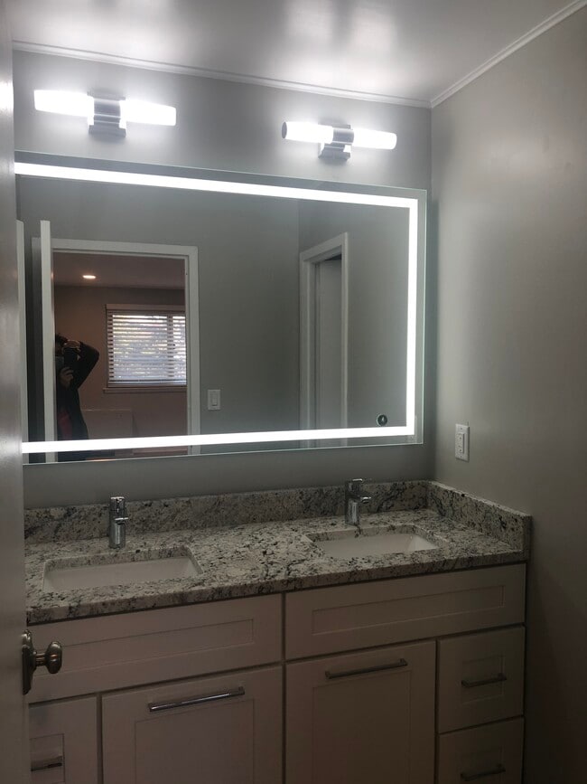 Double sink in master - 1225 Martha Custis Dr